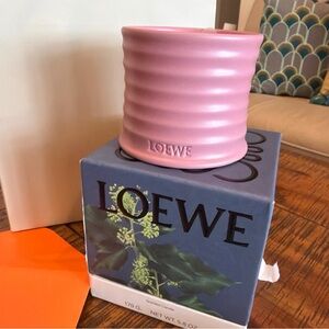 Loewe Pink Ribbed Ceramic Candle with gift bag/ ribbon and post card